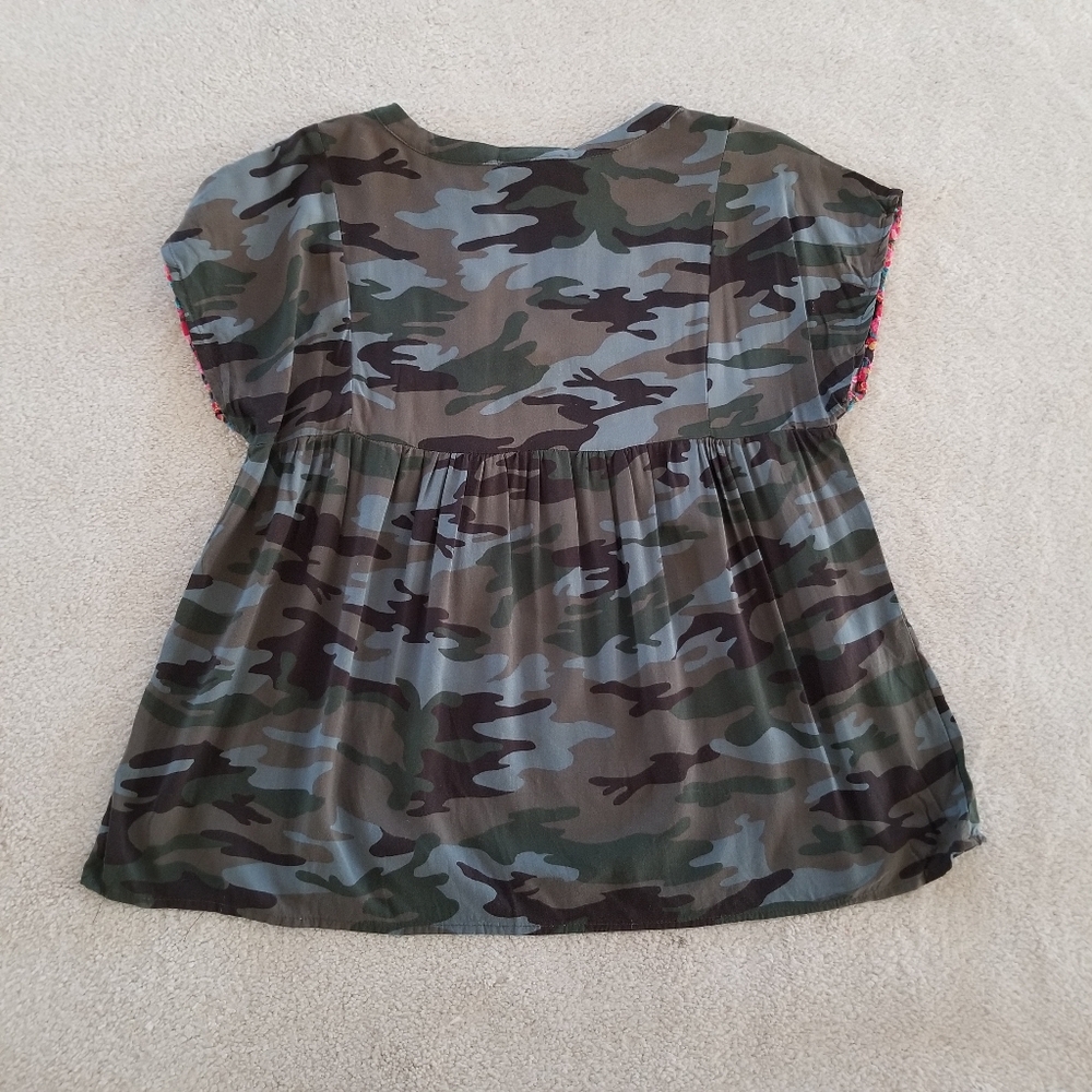 Savanna Jane Floral Embroidered Camouflage Print Jersey Top Size M - Picture 4 of 10